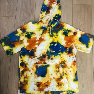Men’s hoodie in white blue, gold and orange. Size Large